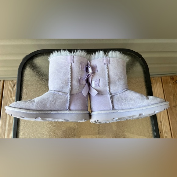 UGG® Girls' Bailey Bow II Shearling Boots Toddler Little Kid Lilac Sz 10 - Picture 4 of 12